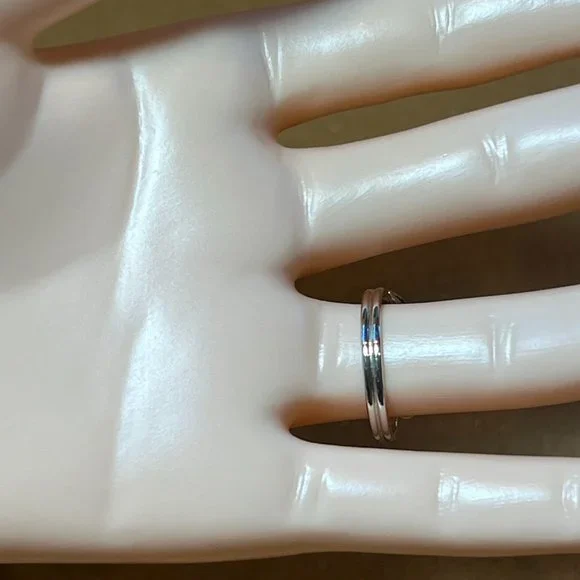 Sarah Coventry Silver Tone Rhinestone Pearl Size 7.5 Adjustable Cocktail Ring - Picture 4 of 7